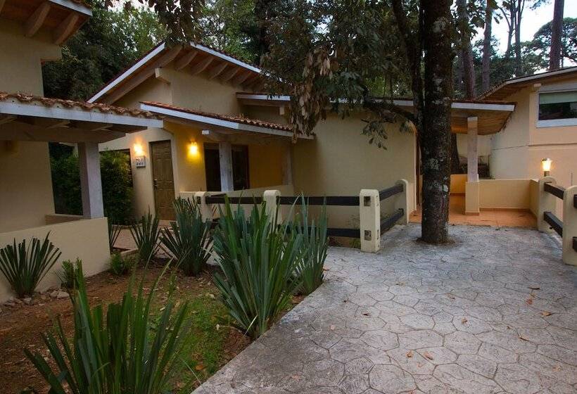 Отель Mision Grand Valle De Bravo