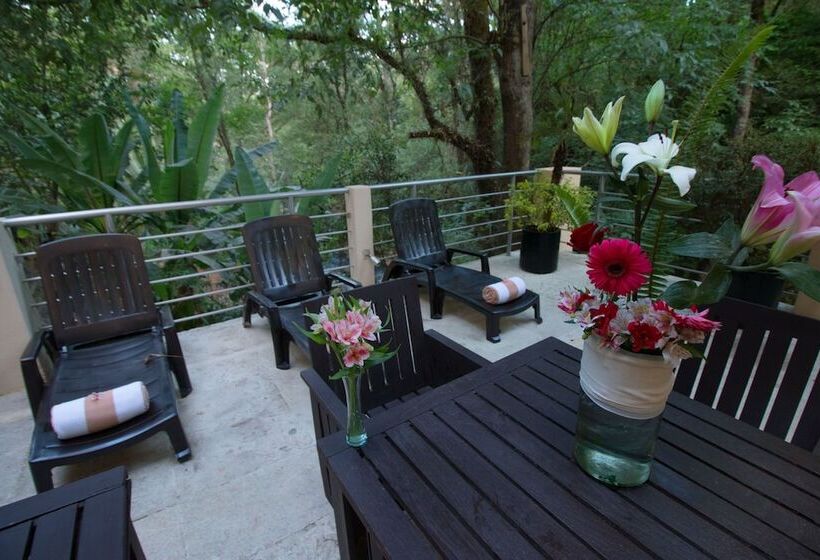 Отель Mision Grand Valle De Bravo