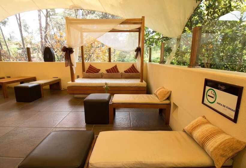 Отель Mision Grand Valle De Bravo