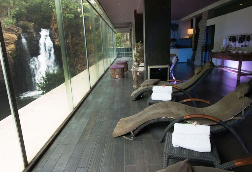 Отель Mision Grand Valle De Bravo