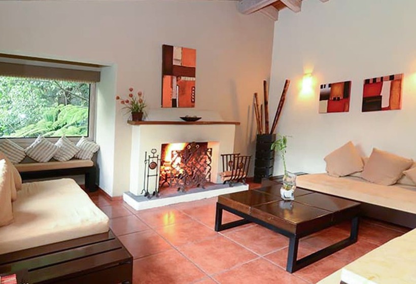 Отель Mision Grand Valle De Bravo