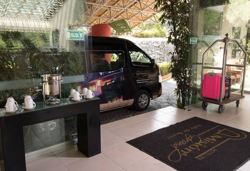 Отель Mision Grand Valle De Bravo