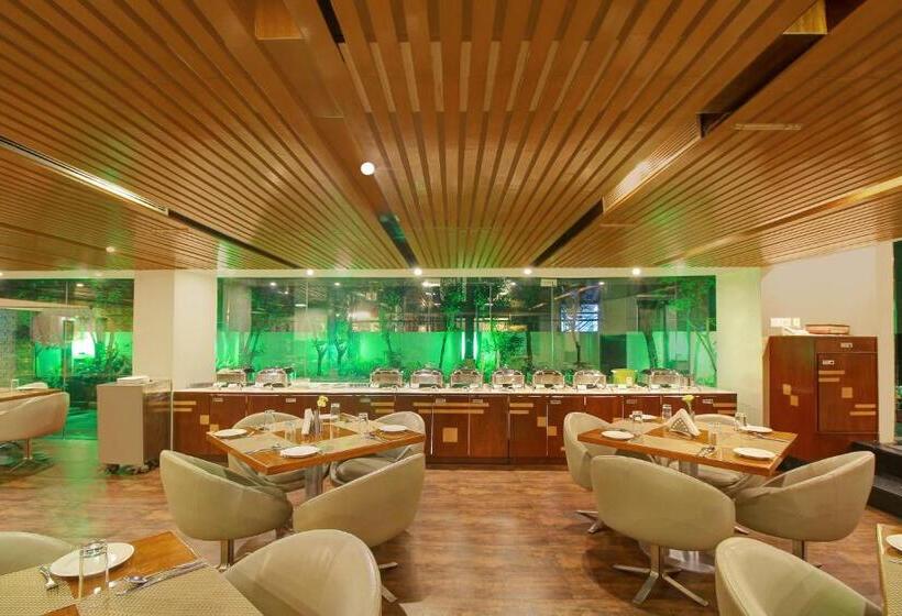 호텔 Monarch Luxur Infantry Road