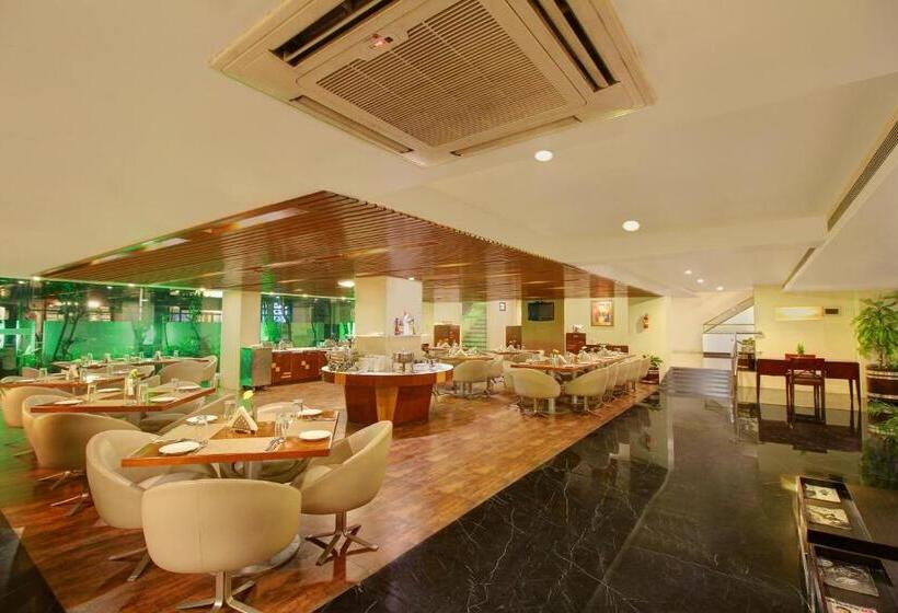 호텔 Monarch Luxur Infantry Road