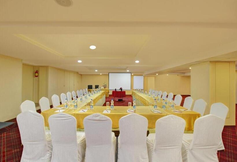 호텔 Monarch Luxur Infantry Road