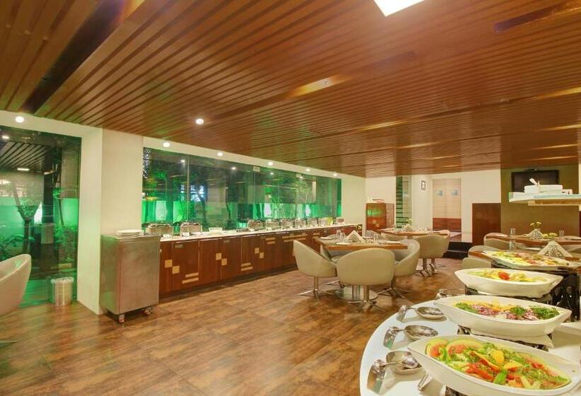 호텔 Monarch Luxur Infantry Road