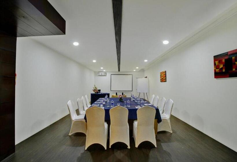 호텔 Monarch Luxur Infantry Road