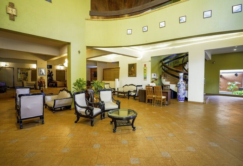 호텔 Neelams The Grand