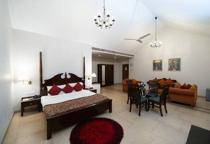 호텔 Neelams The Grand