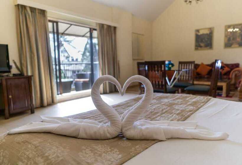 호텔 Neelams The Grand