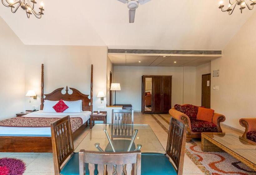 호텔 Neelams The Grand