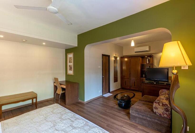 호텔 Neelams The Grand