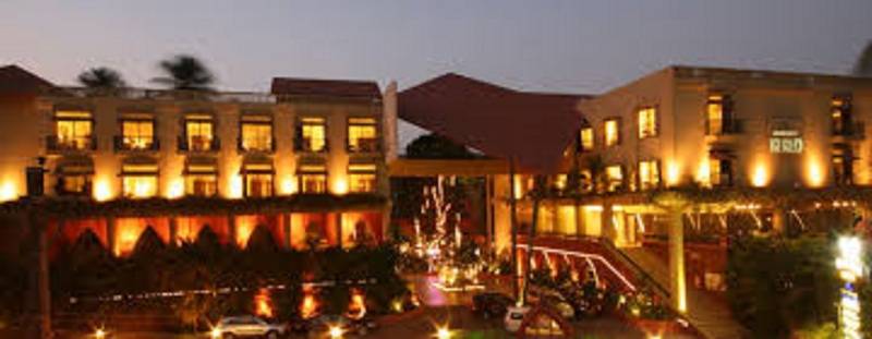 호텔 Neelams The Grand