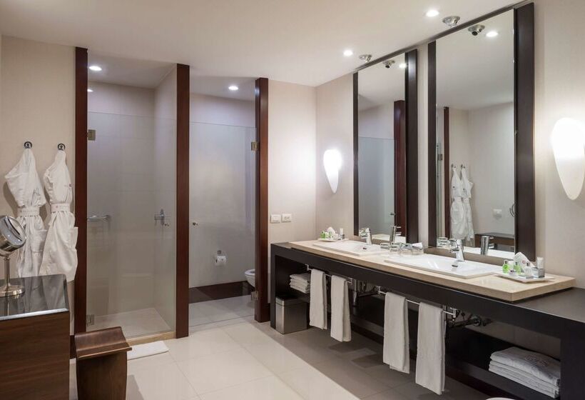 ホテル NH Collection Guadalajara Providencia