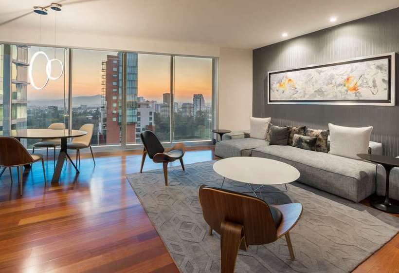 ホテル NH Collection Guadalajara Providencia