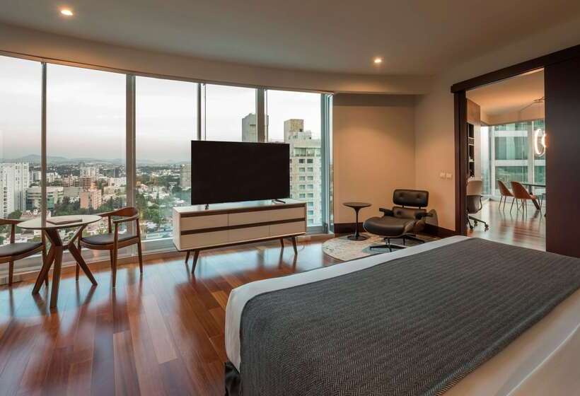 ホテル NH Collection Guadalajara Providencia