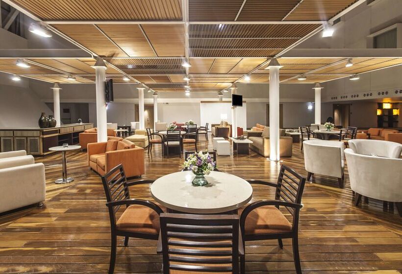 Отель NH Collection México City Airport T2