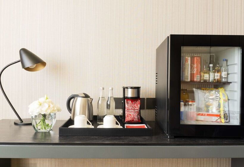 Отель NH Collection México City Airport T2