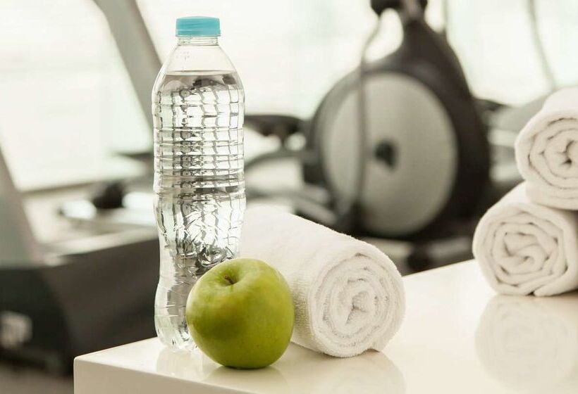 Отель NH Collection México City Airport T2