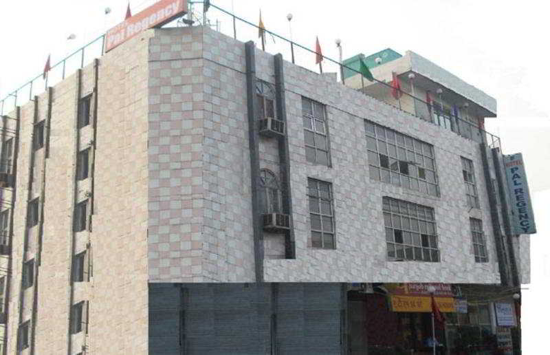 호텔 Pal Regency