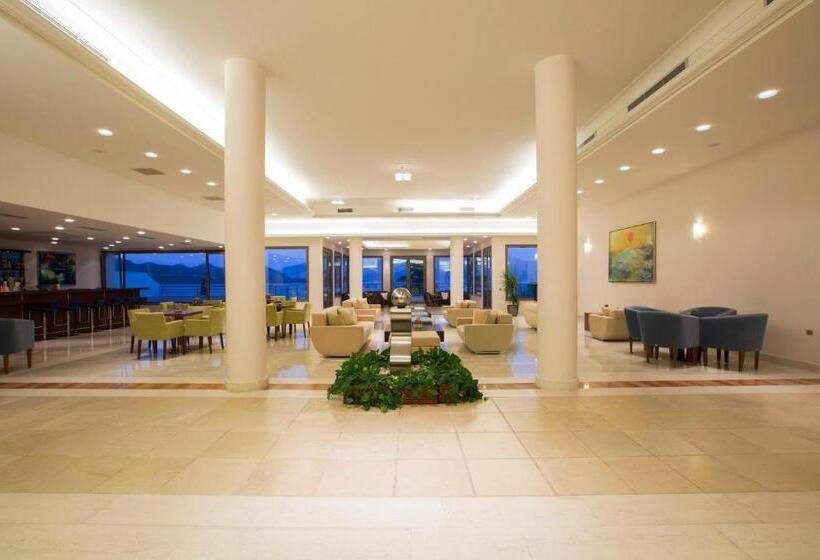 בית מלון כפרי Porto Galini Seaside Resort & Spa