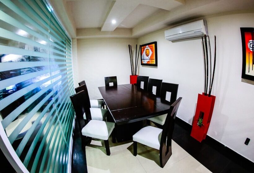 فندق Portonovo Plaza Malecon