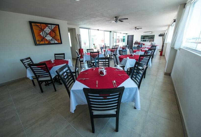 فندق Portonovo Plaza Malecon