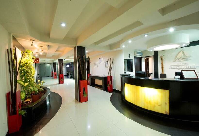 فندق Portonovo Plaza Malecon