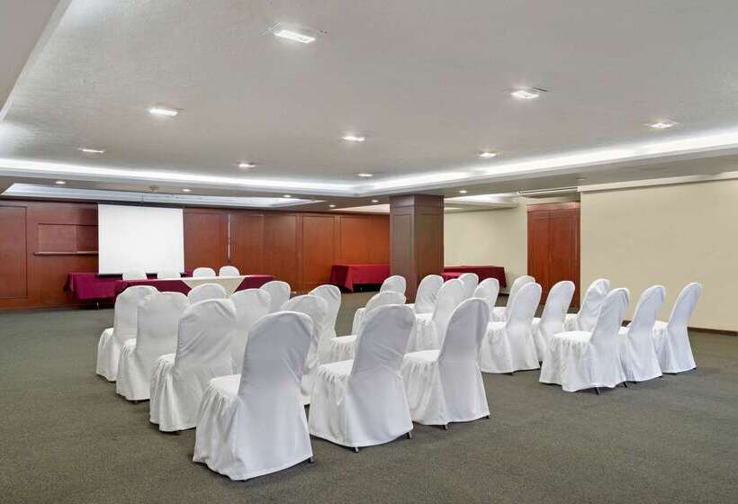 هتل Quality Inn Aguascalientes