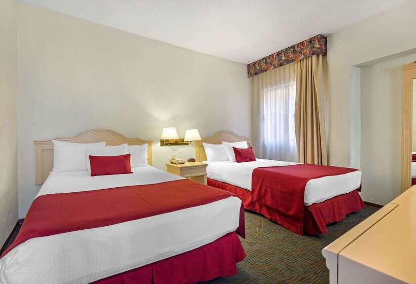 هتل Quality Inn Aguascalientes