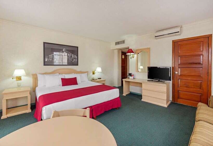 هتل Quality Inn Aguascalientes