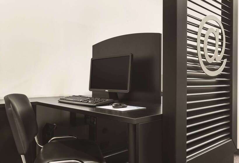 酒店 Ramada By Wyndham Brussels Woluwe