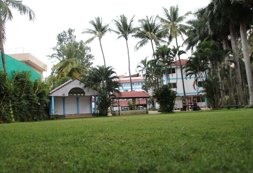 Отель Ramanashree California Resort