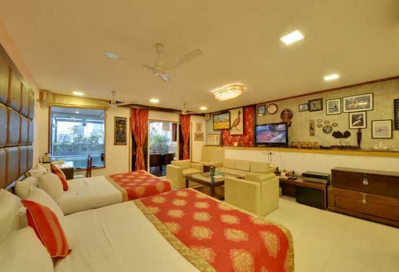 فندق Regal Enclave