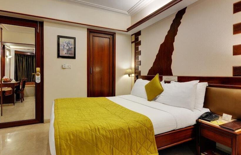 هتل Regal Enclave