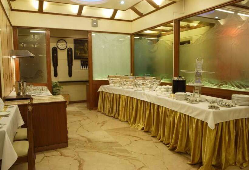 فندق Regal Enclave