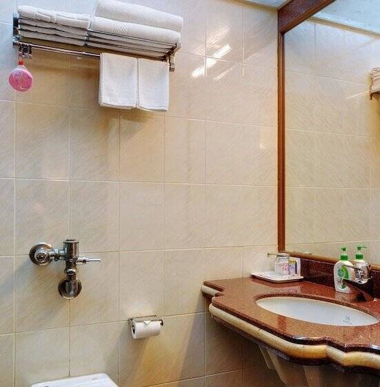 Отель Regal Enclave