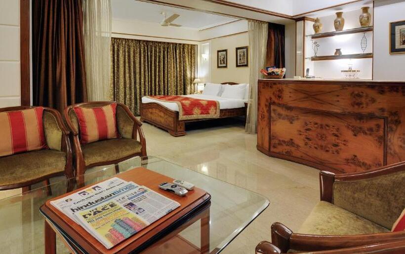 Отель Regal Enclave