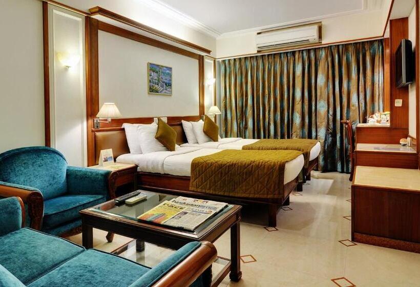 فندق Regal Enclave