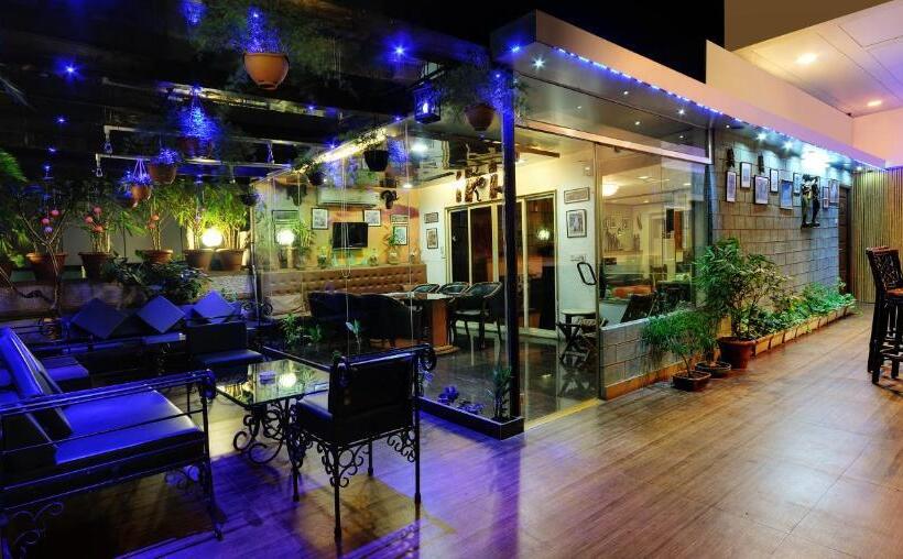 فندق Regal Enclave