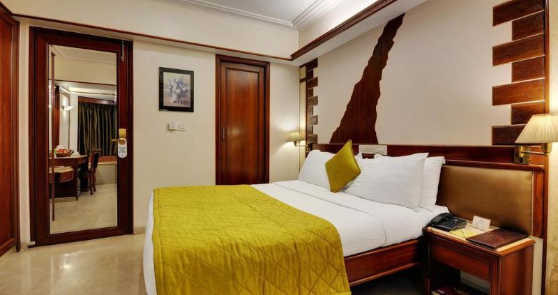 فندق Regal Enclave