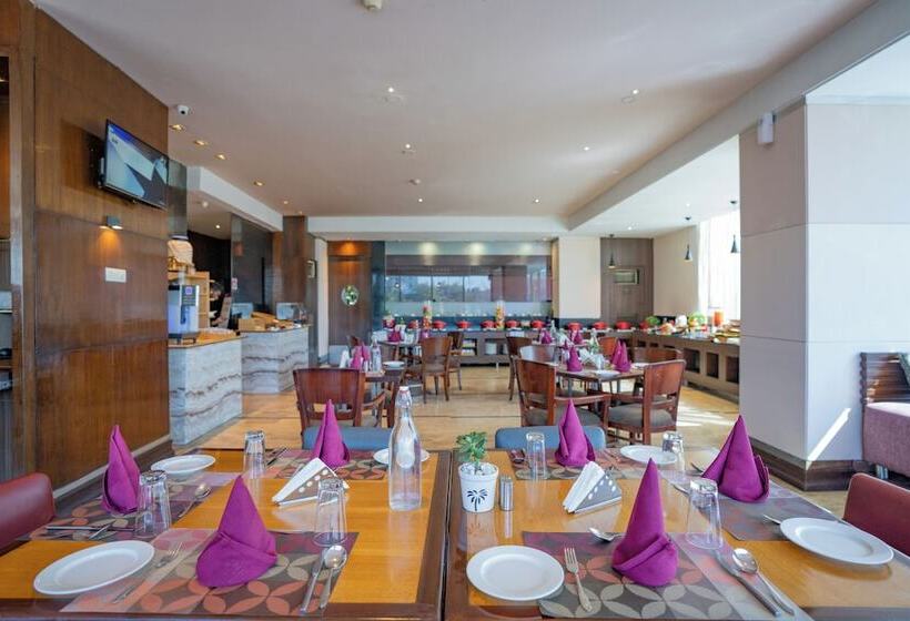 فندق Royal Orchid Central Jaipur, Bani Park