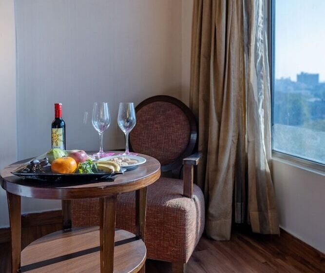 فندق Royal Orchid Central Jaipur, Bani Park