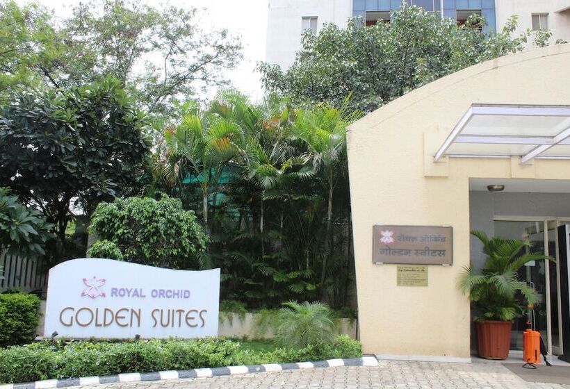 בית מלון כפרי Royal Orchid Golden Suites Pune