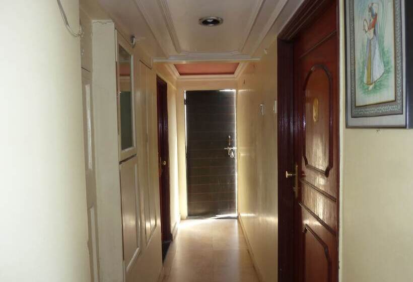 Отель Rutu Gandh Heritage