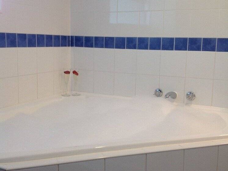 酒店 Sails On The Lake