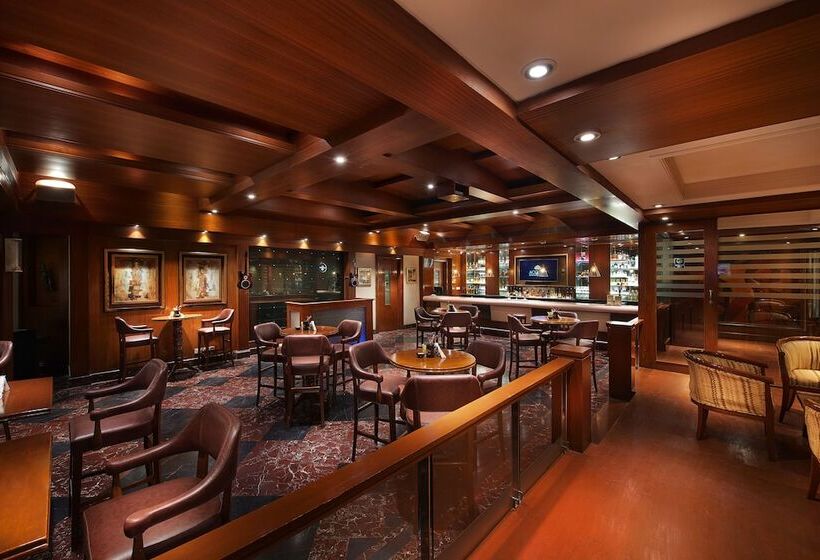 هتل The Accord Metropolitan