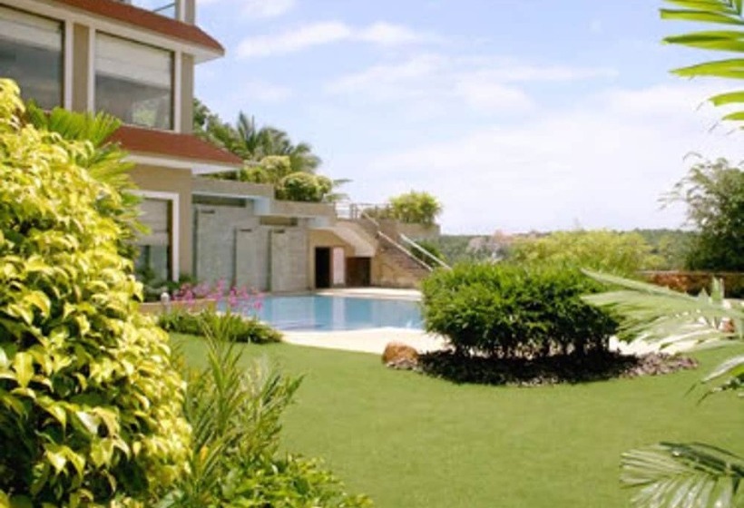 فندق The Crown Goa