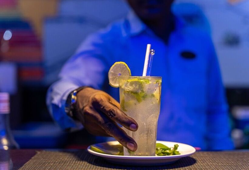 فندق The Crown Goa