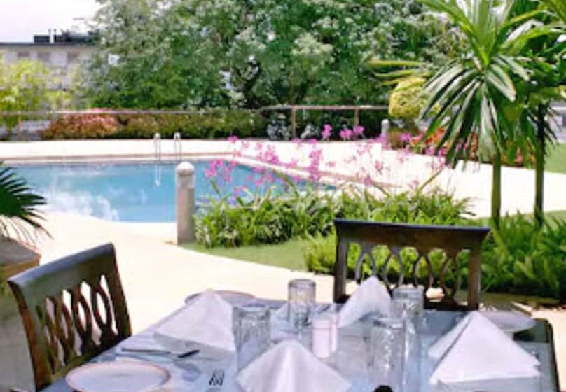 فندق The Crown Goa